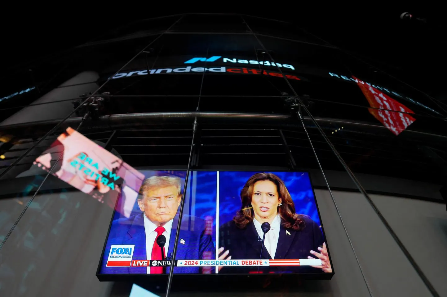 Vabariiklaste presidendikandidaat ja endine president Donald Trump ning demokraatide kandidaat ja asepresident Kamala Harris ABC teledebatil.