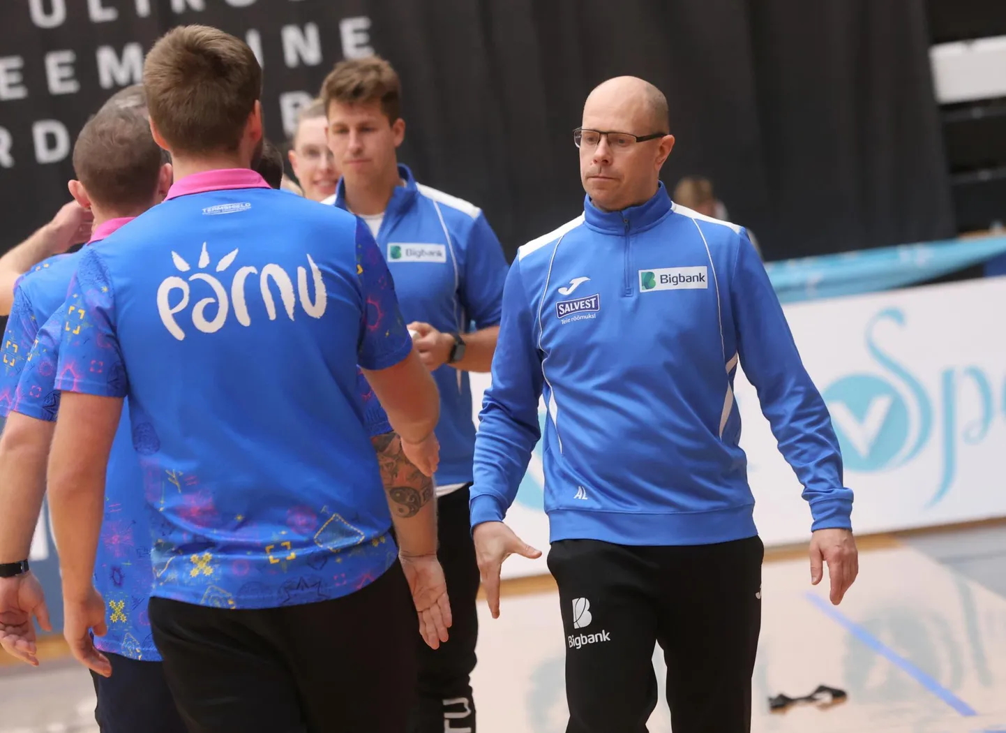 Bigbank Tartu peatreener Alar Rikberg ootab Pärnu võrkpalliklubi vastu peetavast Balti liiga finaalist tasavägist ja pikka mängu.
