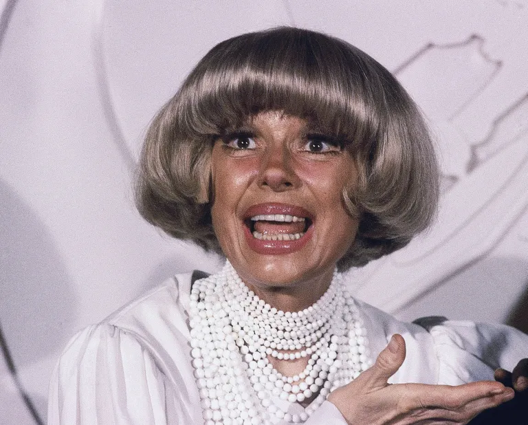 Carol Channing 1982. aastal Grammyde jagamisel.