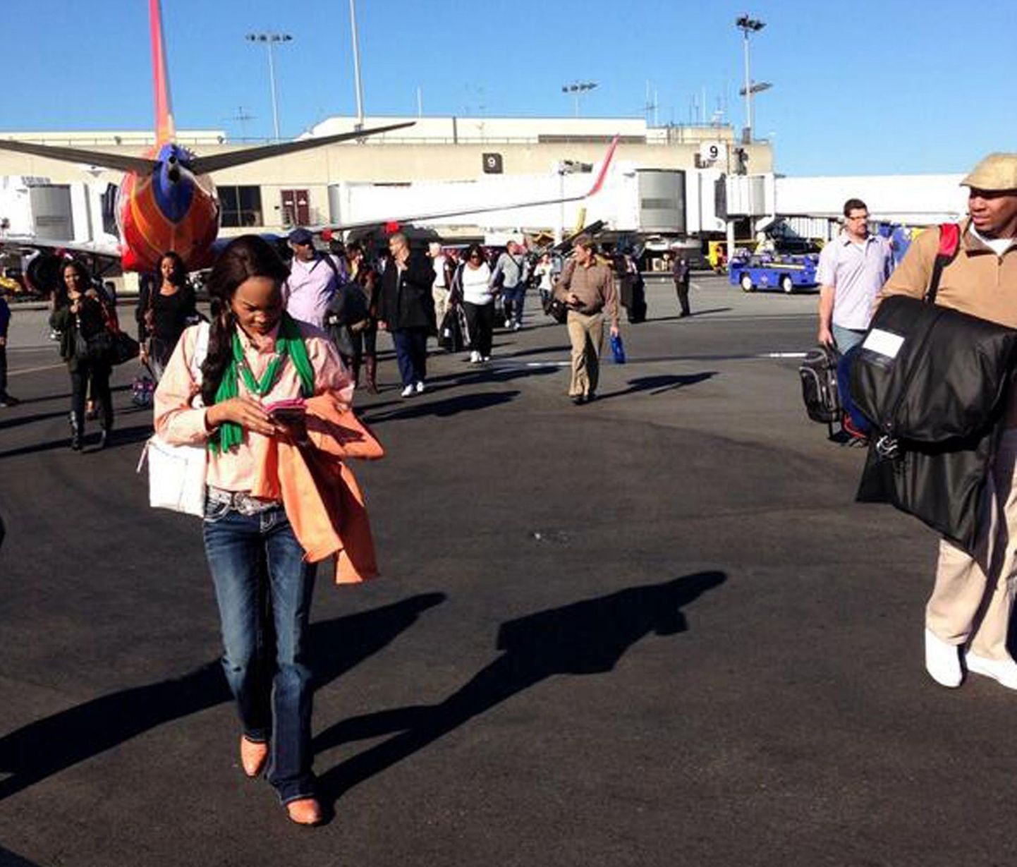Inimesi evakueeritakse Los Angelese lennujaamast