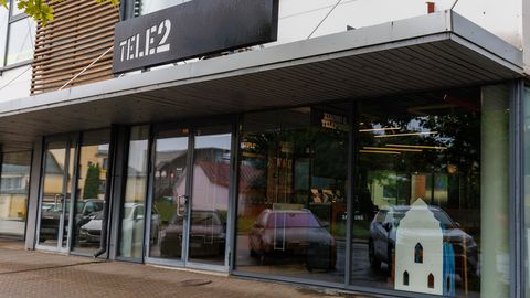 SULARAHAVABADUS? ⟩ Tele2 Rakvere esinduses arveldada soovinud mees jäi pika ninaga