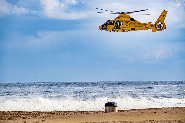 Päästehelikopter, mille abil otsiti Põhjamerel hätta sattunud surfareid