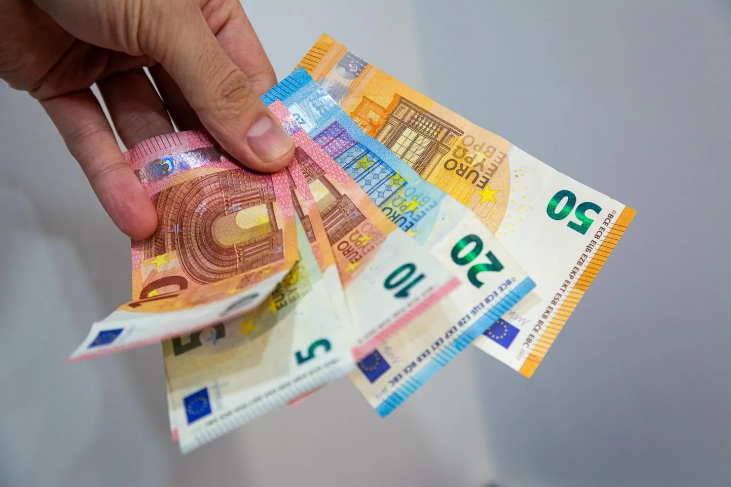 Aasta lõikes oli keskmine brutokuupalk mullu Eestis 1685 eurot.