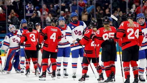 ASV hokejistes olimpiskajā turnīrā sakauj Kanādas izlasi
