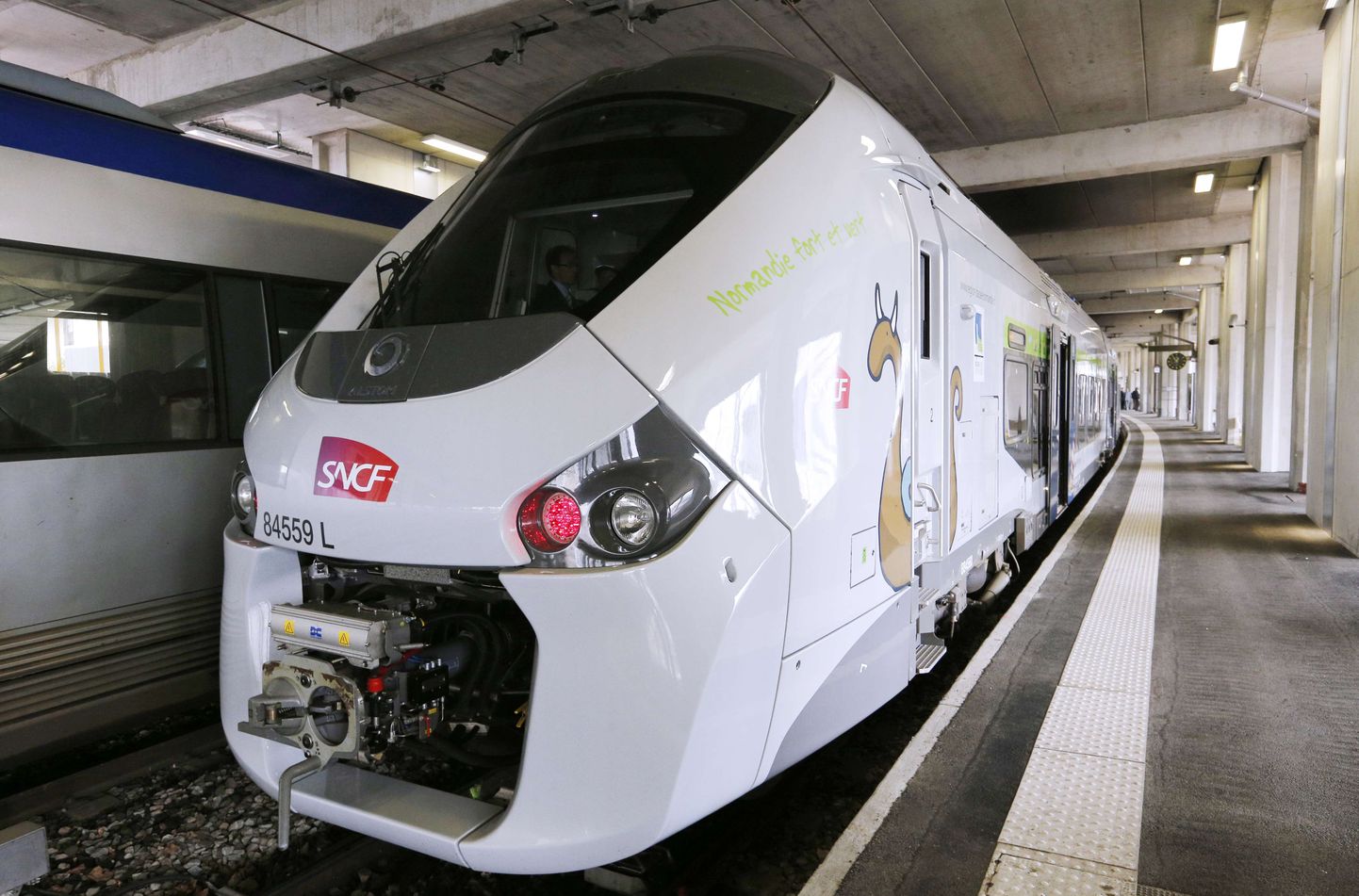 Prantsuse riigifirma tellis 2000 liiga laia rongi