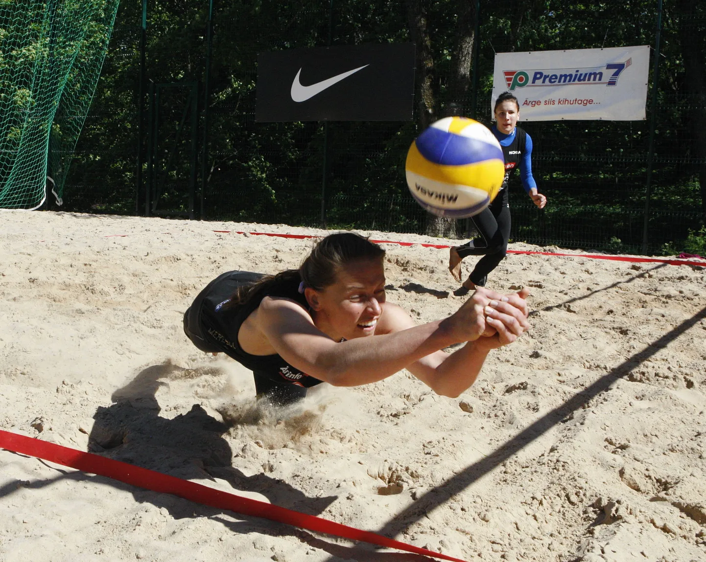 Mari-Liis Graumann (esiplaanil)