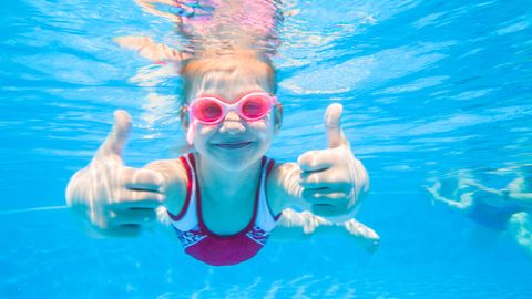 TÄHTIS ⟩ Nendes värvides ujumisriided võivad päästa lapse elu