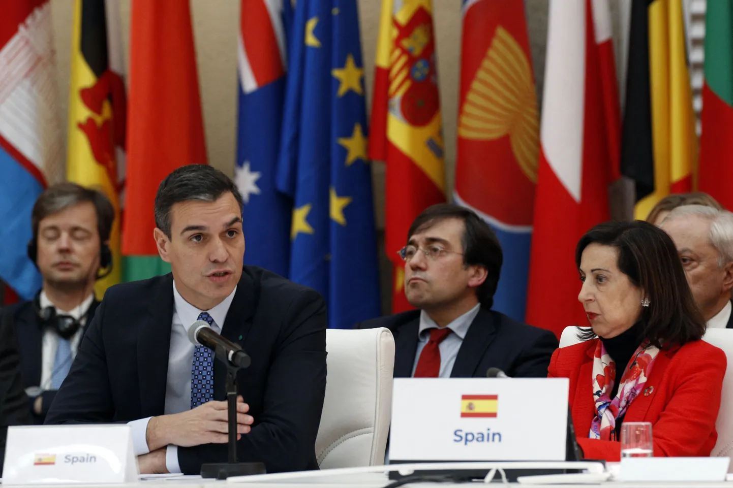 Hispaania peaminister Pedro Sánchez ja kaitseminister Margarita Robles.