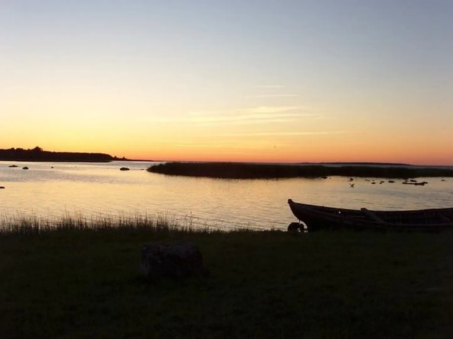 Suveõhtu Saaremaal Maasi linnuse juures.