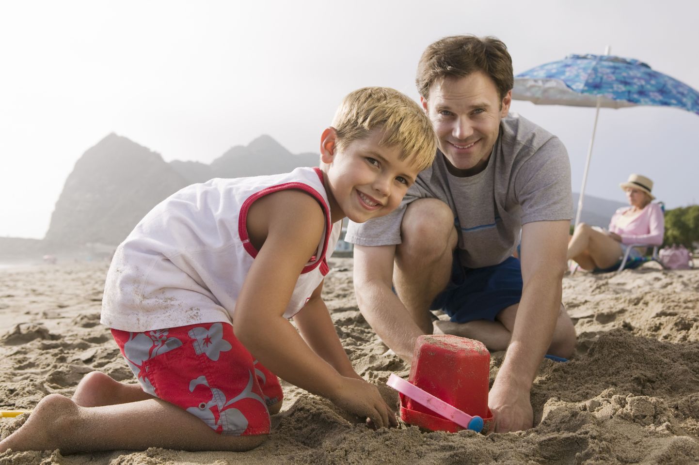 Kui ohutusnõuetest kinni pidada, võib lapsega rannas veedetud aeg olla tõelielt vahva.
