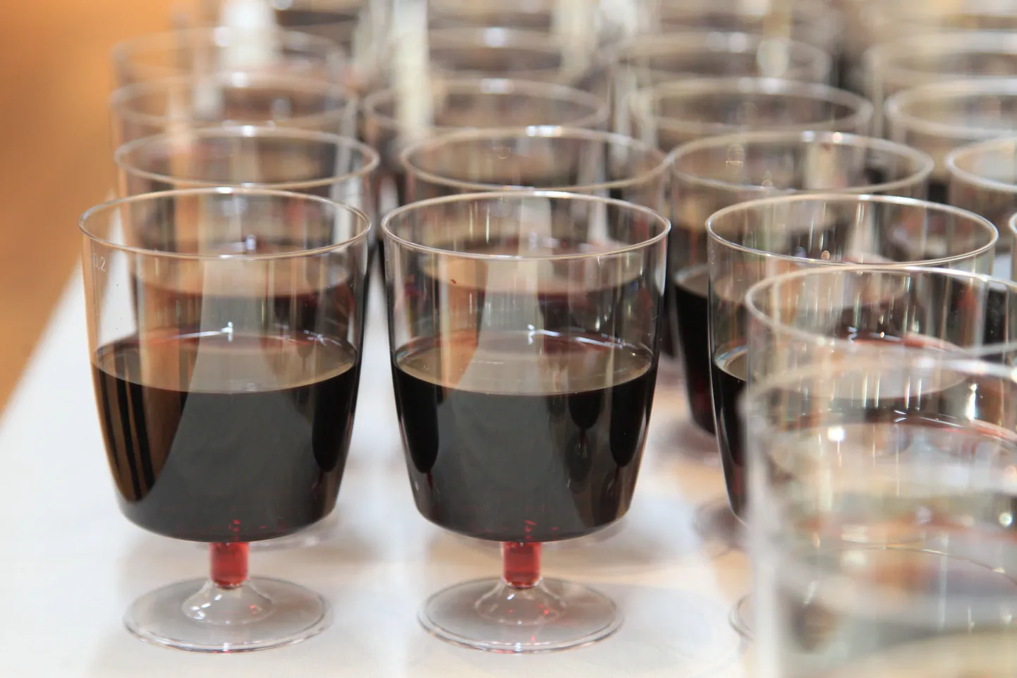 Kaudselt alkoholi liigtarvitamisega seotud haigustesse sureb igal aastal 9000–10 000 inimest, üle poole neist on naised.