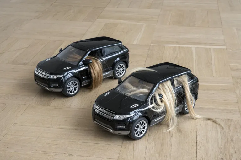 Nina Beieri töö «Automobiil» esineb kõigis kolmes triennaali peatükis, 2017.