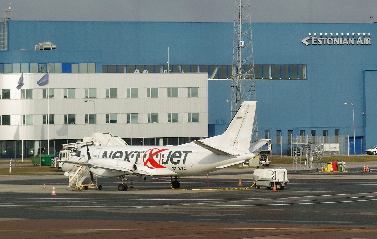 Nextjeti lennuk, millega Estonian Air ajutiselt mitmeid liine teenindab, Tallinna lennujaamas.