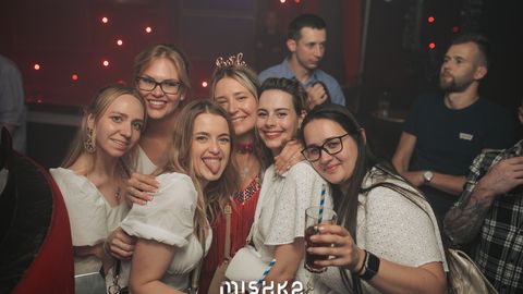 ГАЛЕРЕЯ ⟩ Вот это Mishka: разудалая вечеринка в Таллинне собрала самых сексуальных и раскрепощенных гостей