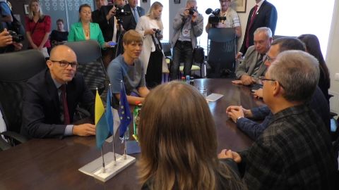 Reporter: President Kaljulaid kolis oma kaaskonnaga Narva