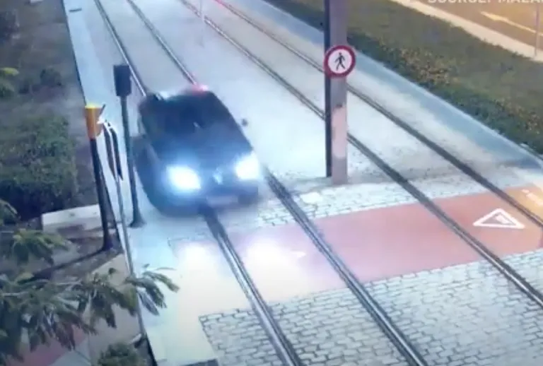 Malagas metrooliinile sõitnud purjus naine sõitis üle kilomeetri enne, kui sai pidama.