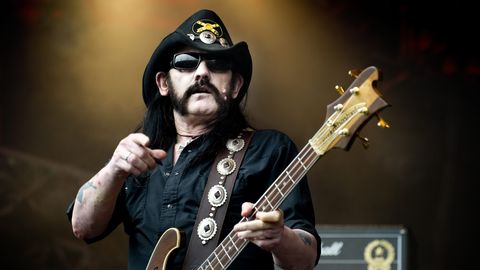 VAATA PILTI ⟩ Hevisangar Lemmyst plaanitakse avada uhke pronkskuju