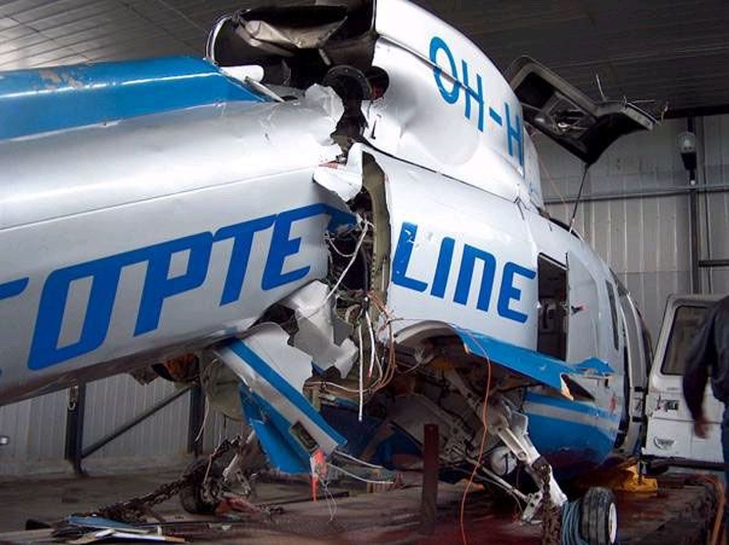 Copterline'i kopteri Sikorsky S-76 rusud Tallinna lennuvälja angaaris