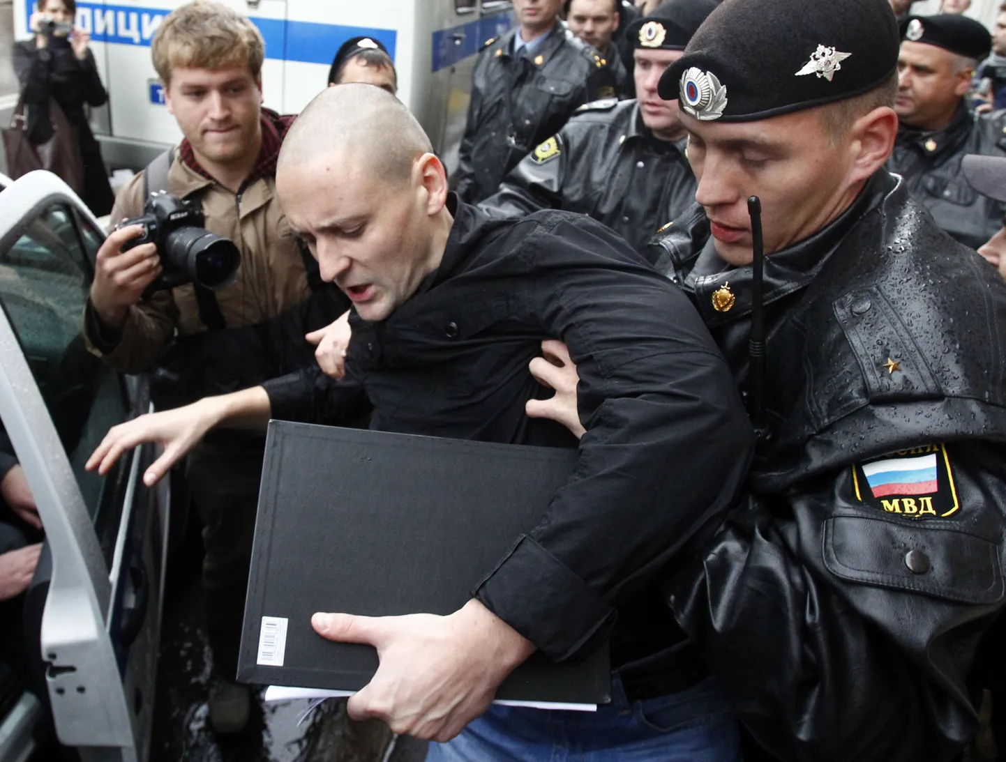 Sergei Udaltsov septembris politseinike haardes.