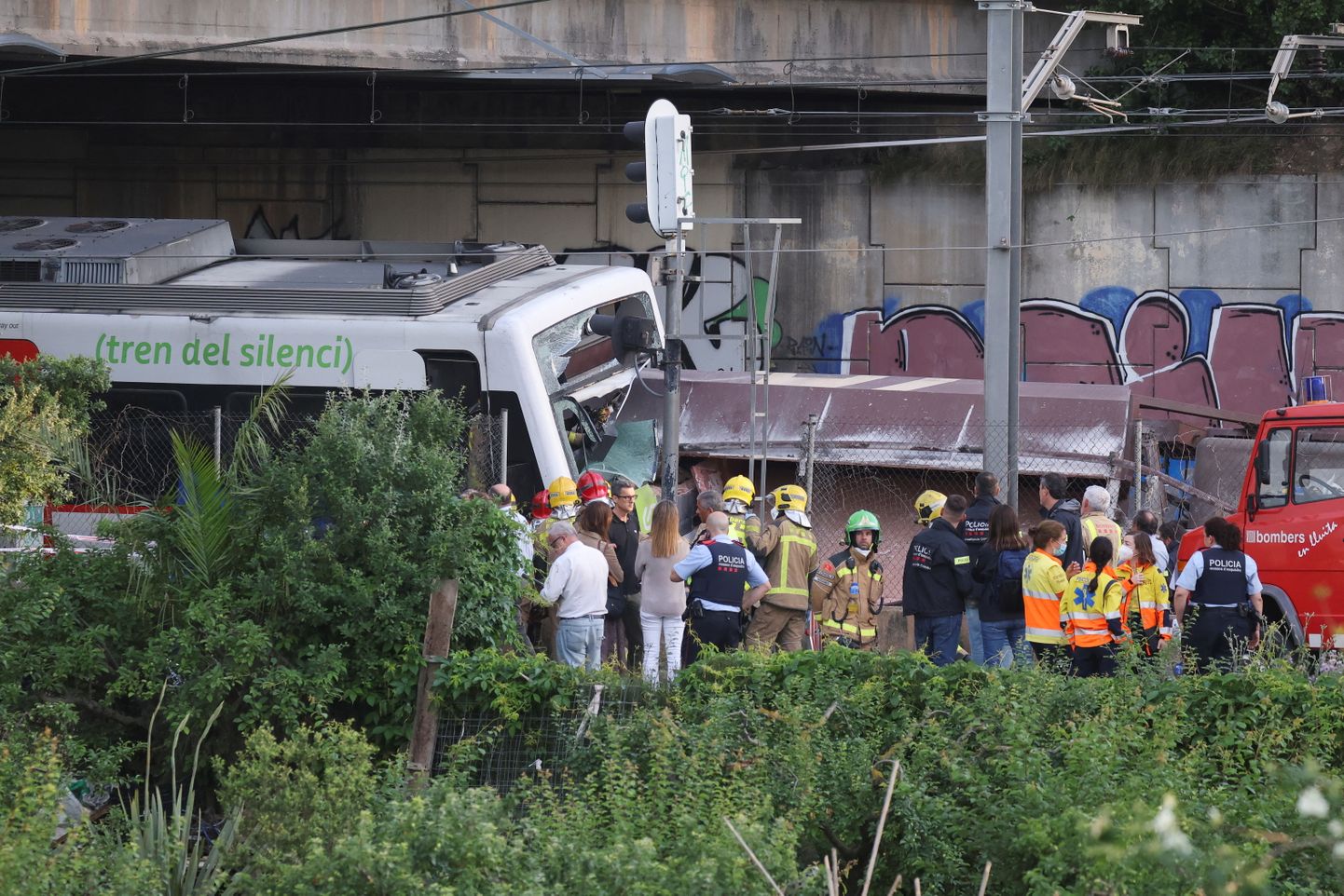 Divu vilcienu sadursmē Spānijā ievainoti 85 cilvēki, viens bojāgājušais.