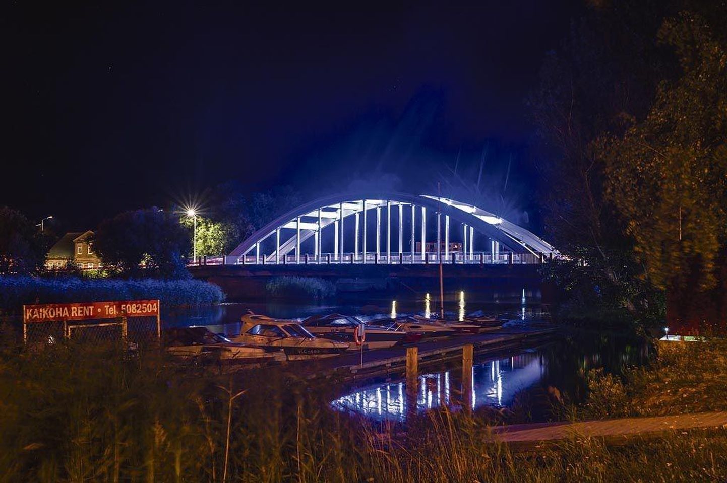2017. aasta augustis lasi Pärnu linnavalitsus paigaldada Siimu silla külge 80 leedprožektorit.