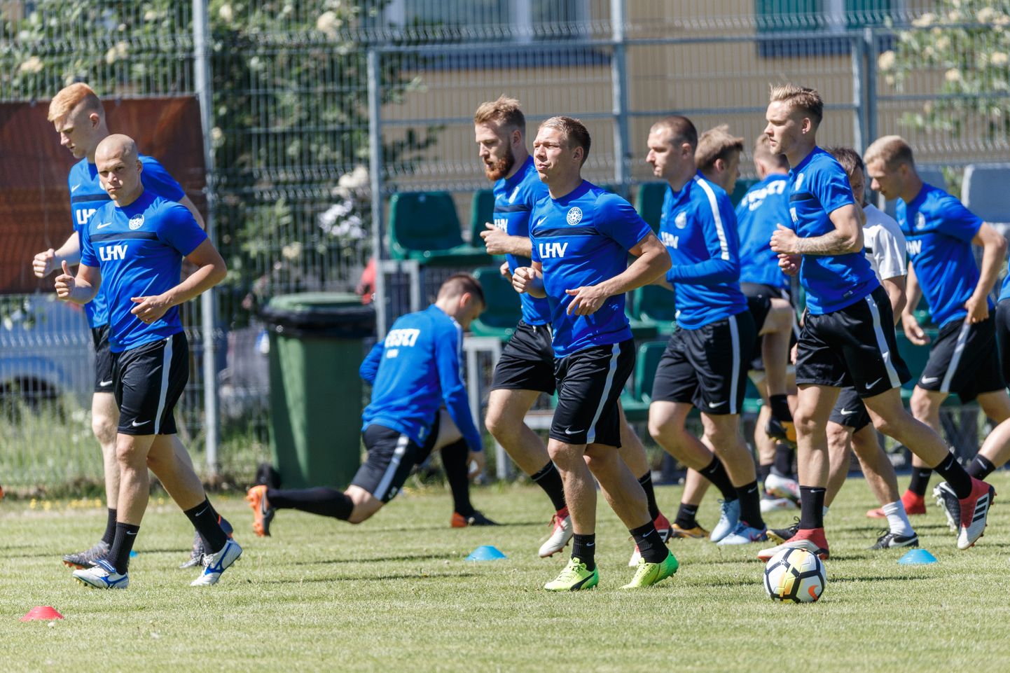 Eesti meeste jalgpallikoondis kogunes täna enne Balti turniiri ja harjutas TNTK staadionil.