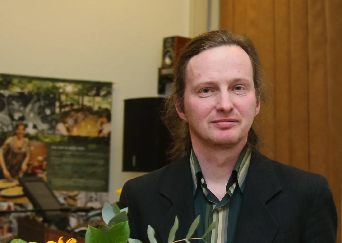 Kirjanik Mehis Heinsaar.