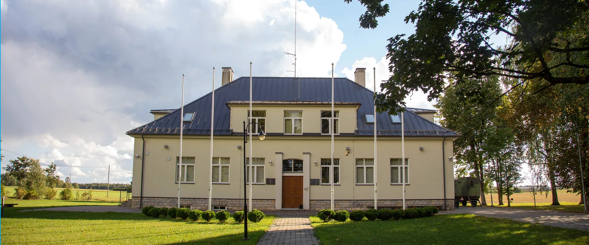 Koolimajaks ehitatud majas on kool suletud kaks korda, esimest korda 1972. aastal ja nüüd 2002. aastal. Praegu tegutseb hoones Kaitseliit.