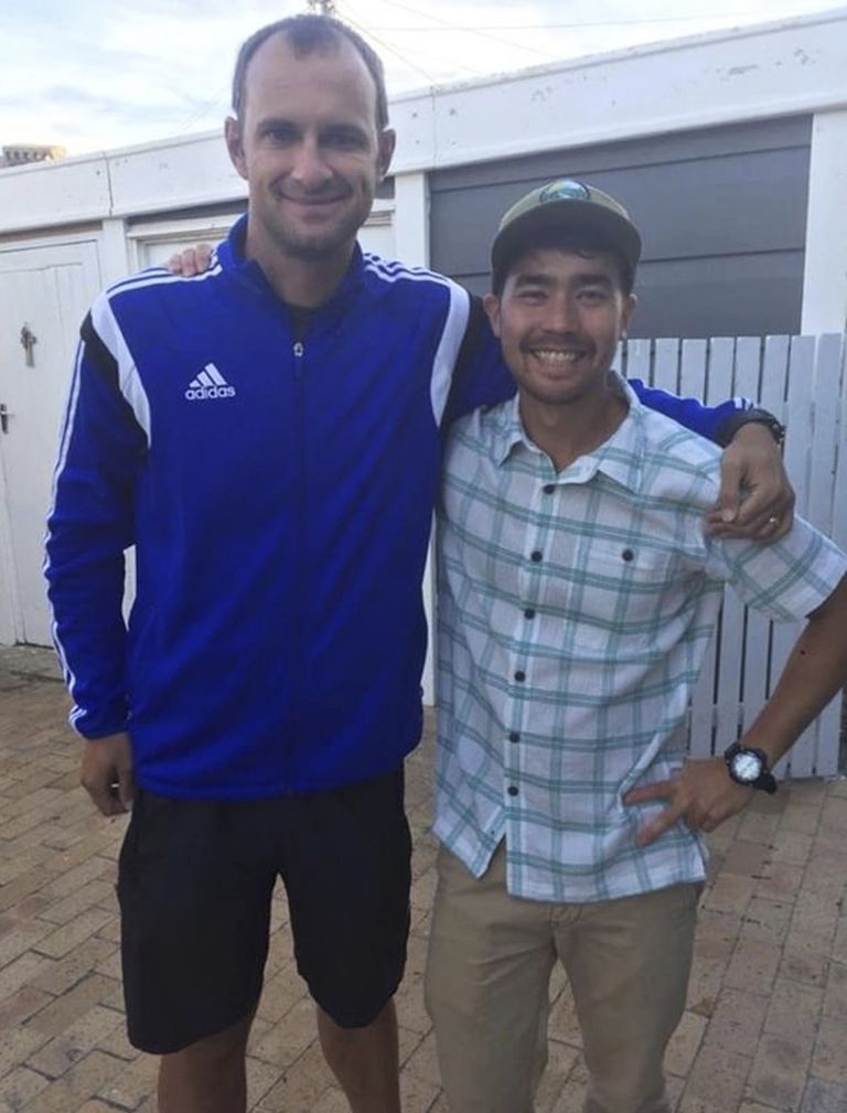 John Allen Chau (paremal) koos jalgpallurist sõbra Casey Prince'iga selle aasta alguses Lõuna-Aafrikas Kaplinnas