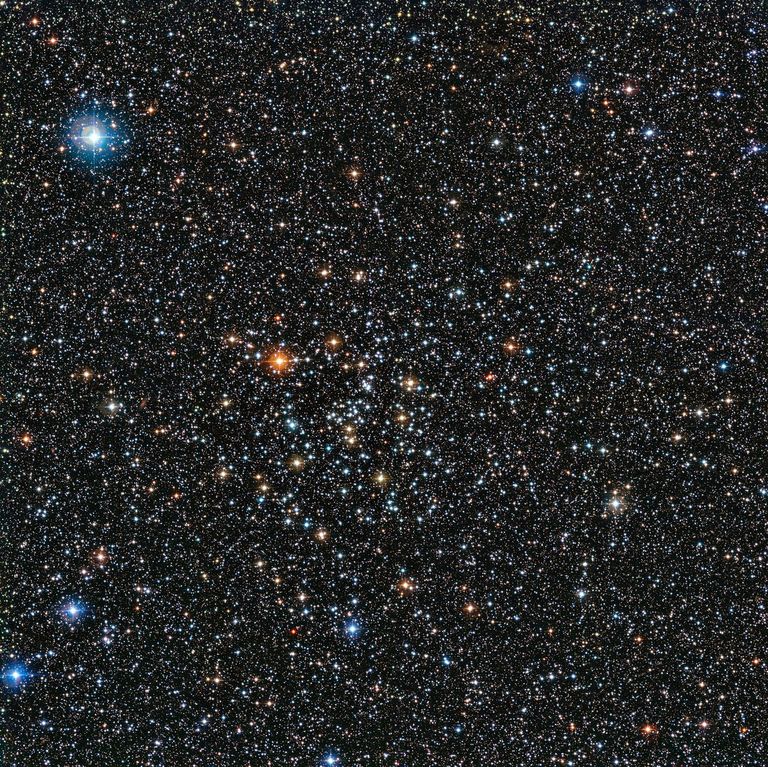 Atvērtā tipa zvaigžņu kopa IC 4651, kas atrodas Altāra zvaigznājā. Zinātnieki uzskata, ka Saule veidojusies līdzīgā vidē
