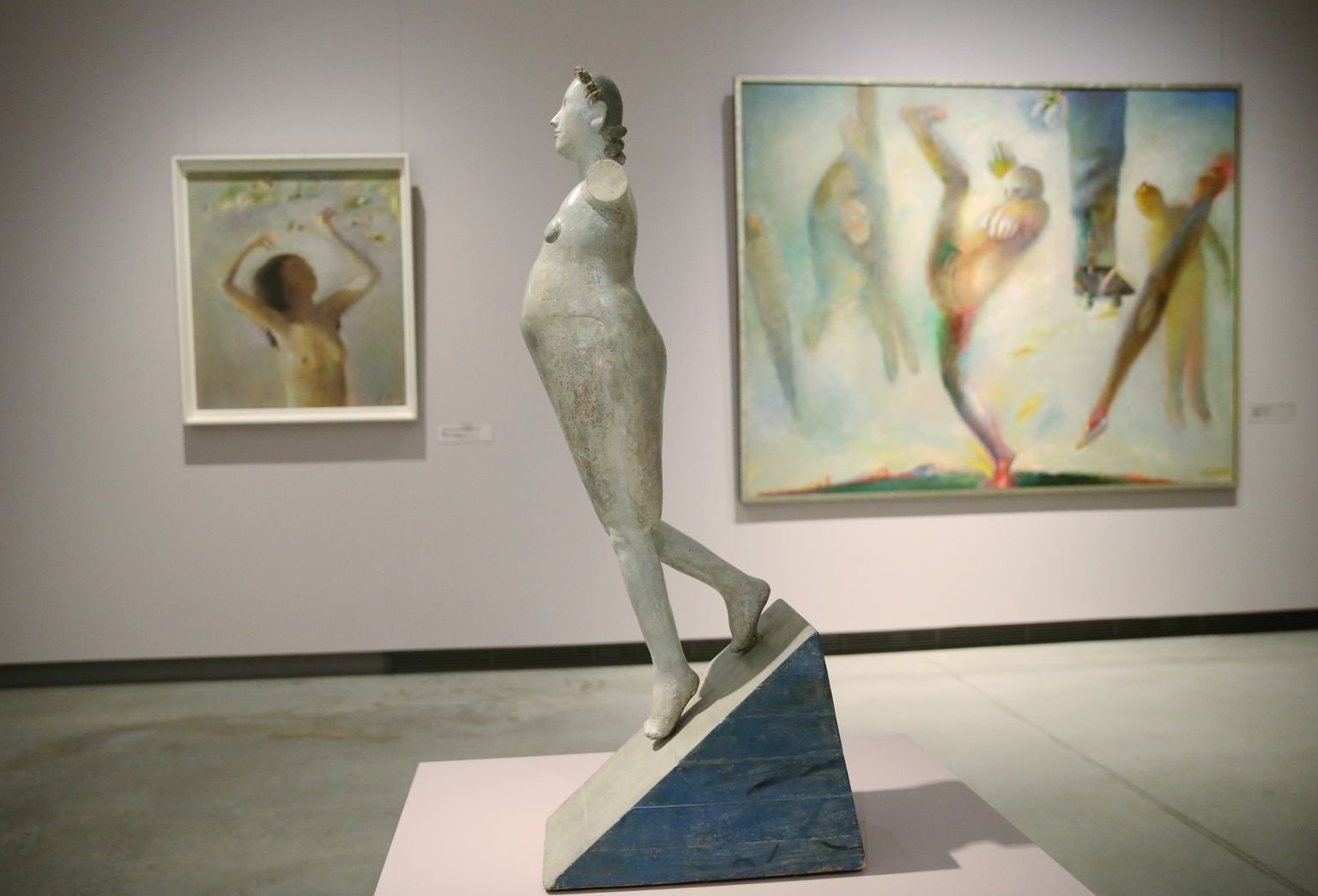 Peeter Mudisti tööde hulgas on skulptuur «Niike» aastast 1977.