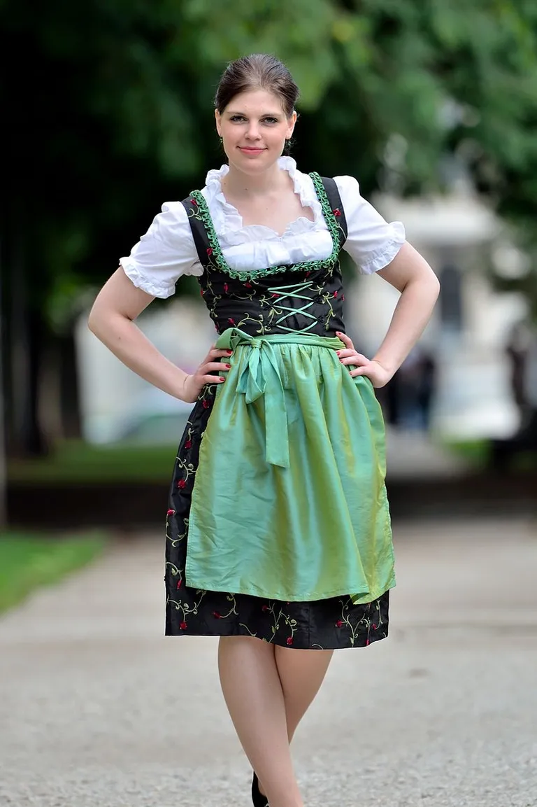 Baieri traditsiooniline naisterõivas dirndl