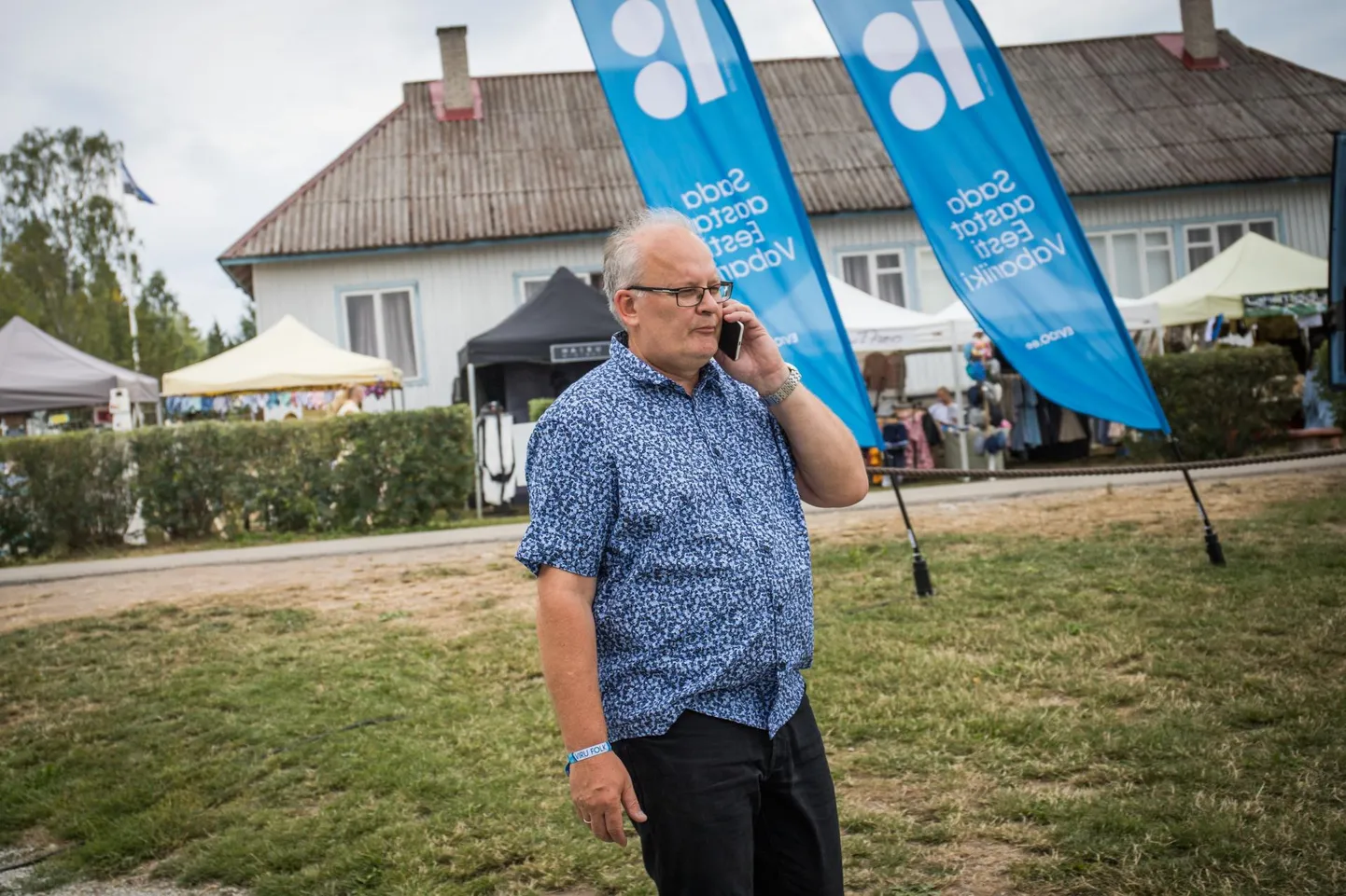 Hetkel on üles kerkinud teema, et suurüritused võiks pausile panna. Sel nädalavahetusel Käsmus toimuva Viru Folgi korraldaja Peep Veedla sõnutsi on nad viirusega arvestanud.