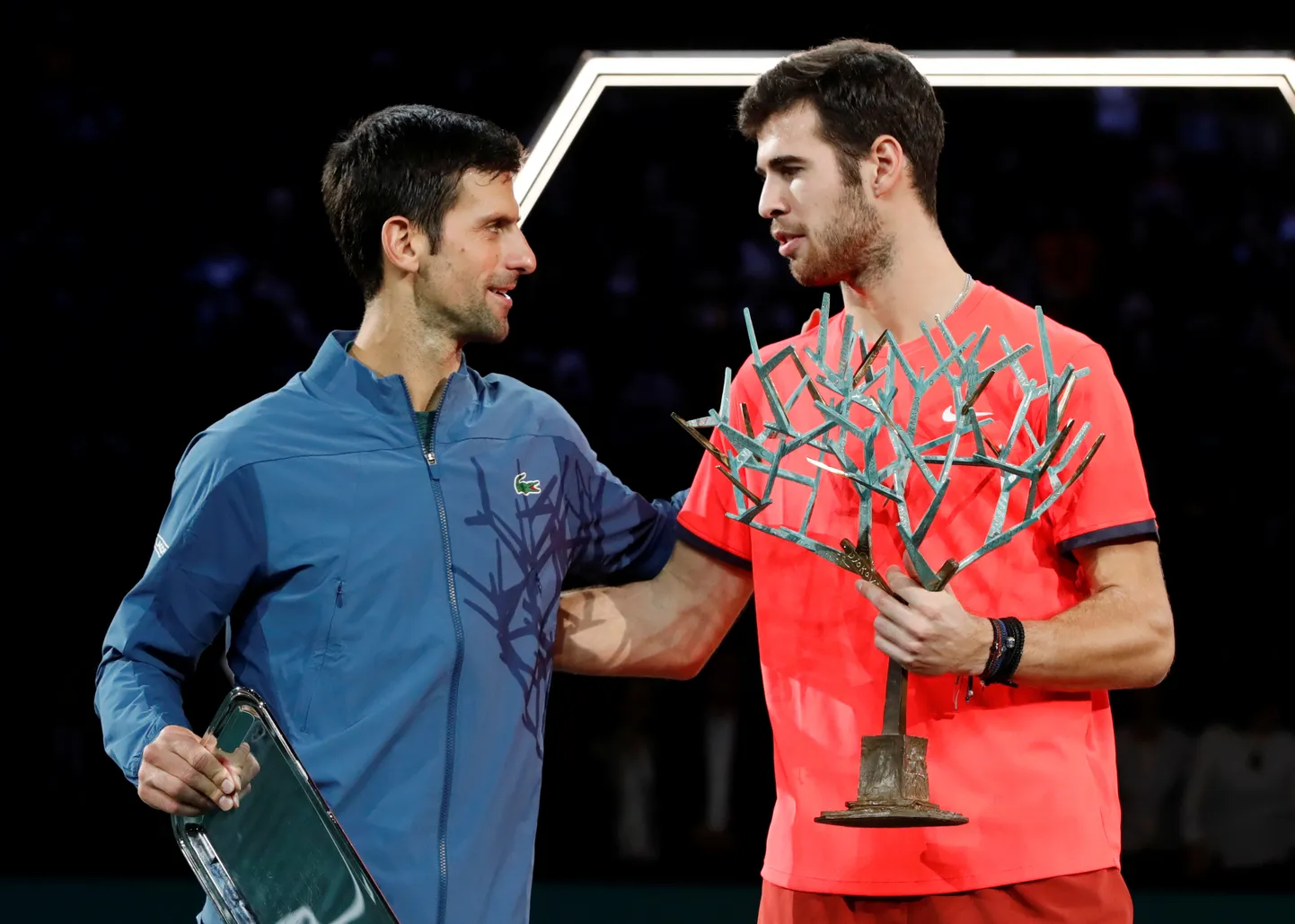 Novak Djokovic ja Karen Hatšanov.