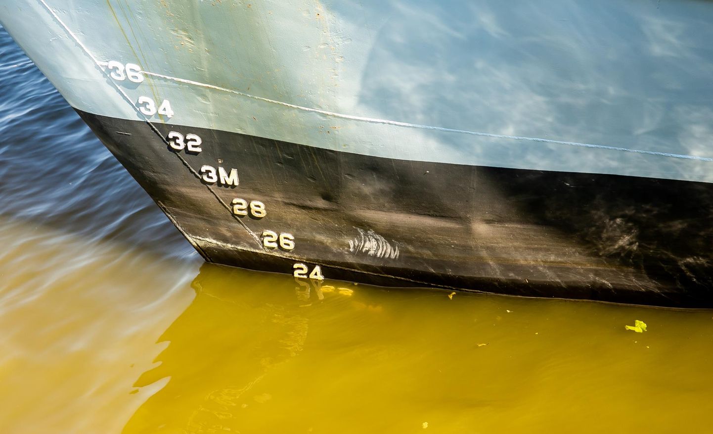 Яхта класса люкс Jade 959, ранее достигшая с Пярнуским портом договоренности о заходе на швартовку в четверг, отменила посещение эстонского города.