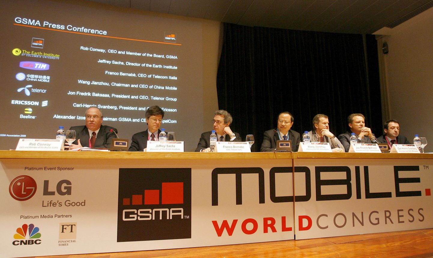 Mobiilitööstuse kogunemise Mobile World Congress avamine Barcelonas.