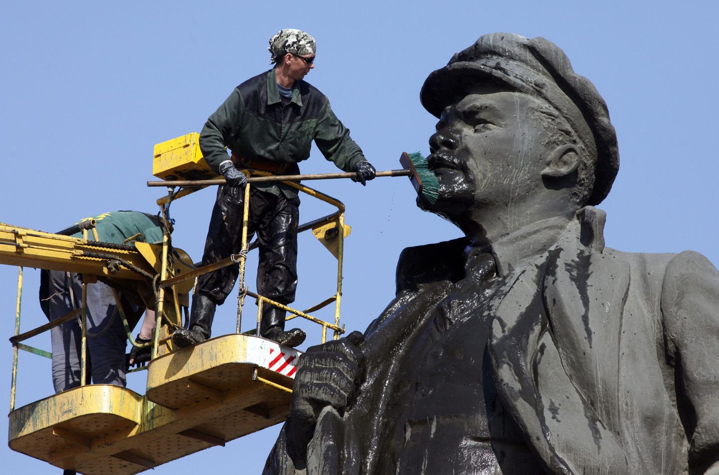Lenini kuju pestakse enne kuulsa juhi sünniaastapäeva puhtaks