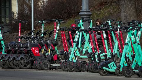 Mikromobilitātes rīkiem no trešdienas stāsies spēkā vairākas jaunas prasības