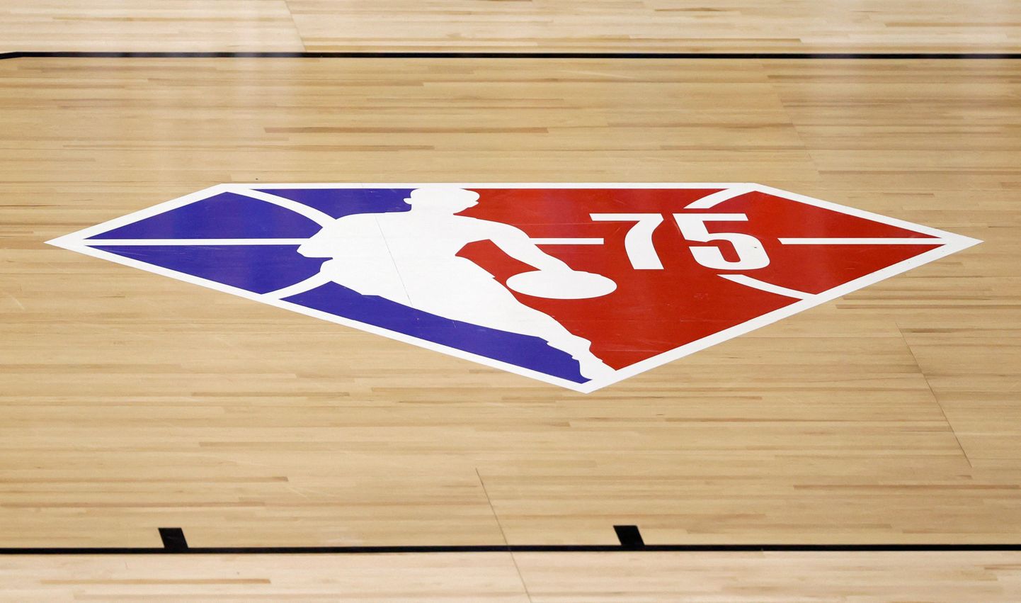 NBA logo 75. jubilejas sezonā