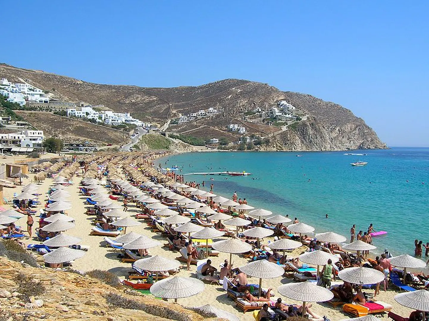 Kreeka on müüki pannud tükikese Mykonose saarest.
