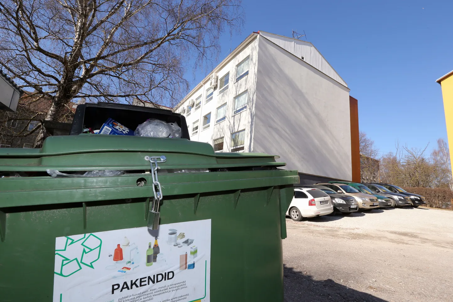 Pakendikonteinereid võib küll leida kortermajade juures, kuid eramutesse on neid raskem saada.