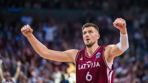 Kristaps Porziņģis v Liepāji odpira dvorano za MMA