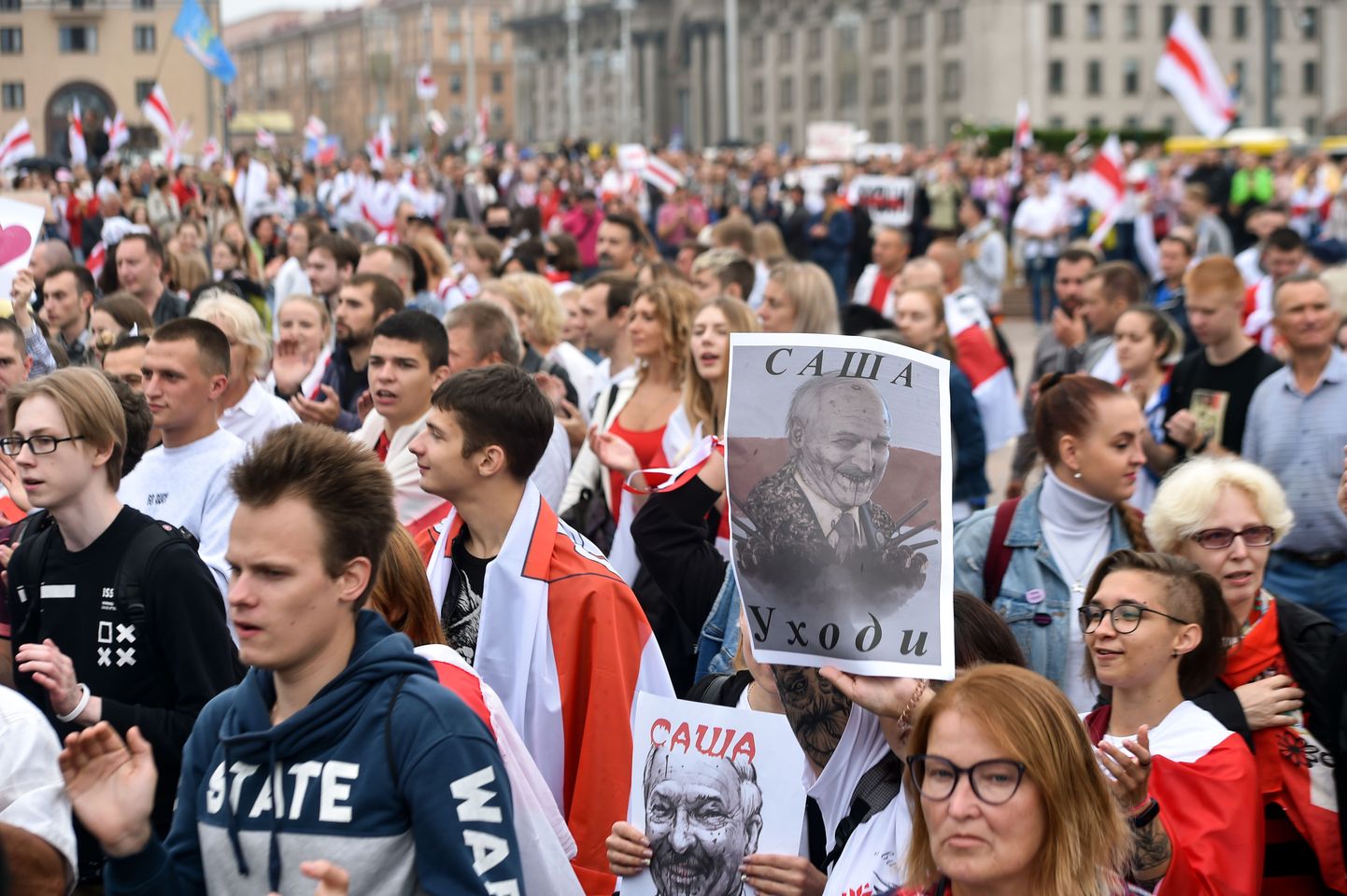 Opositsiooni meeleavaldajad Minskis 23. augustil.