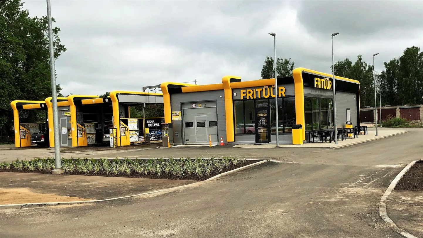 Võru bussijaama juures avas uksed kiirtoidukohvik Fritüür.