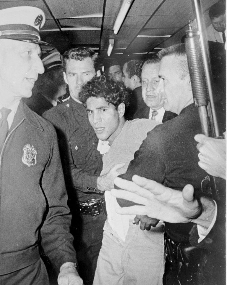 Sirhan Sirhan viiakse mõrvahotellist minema, 1968.