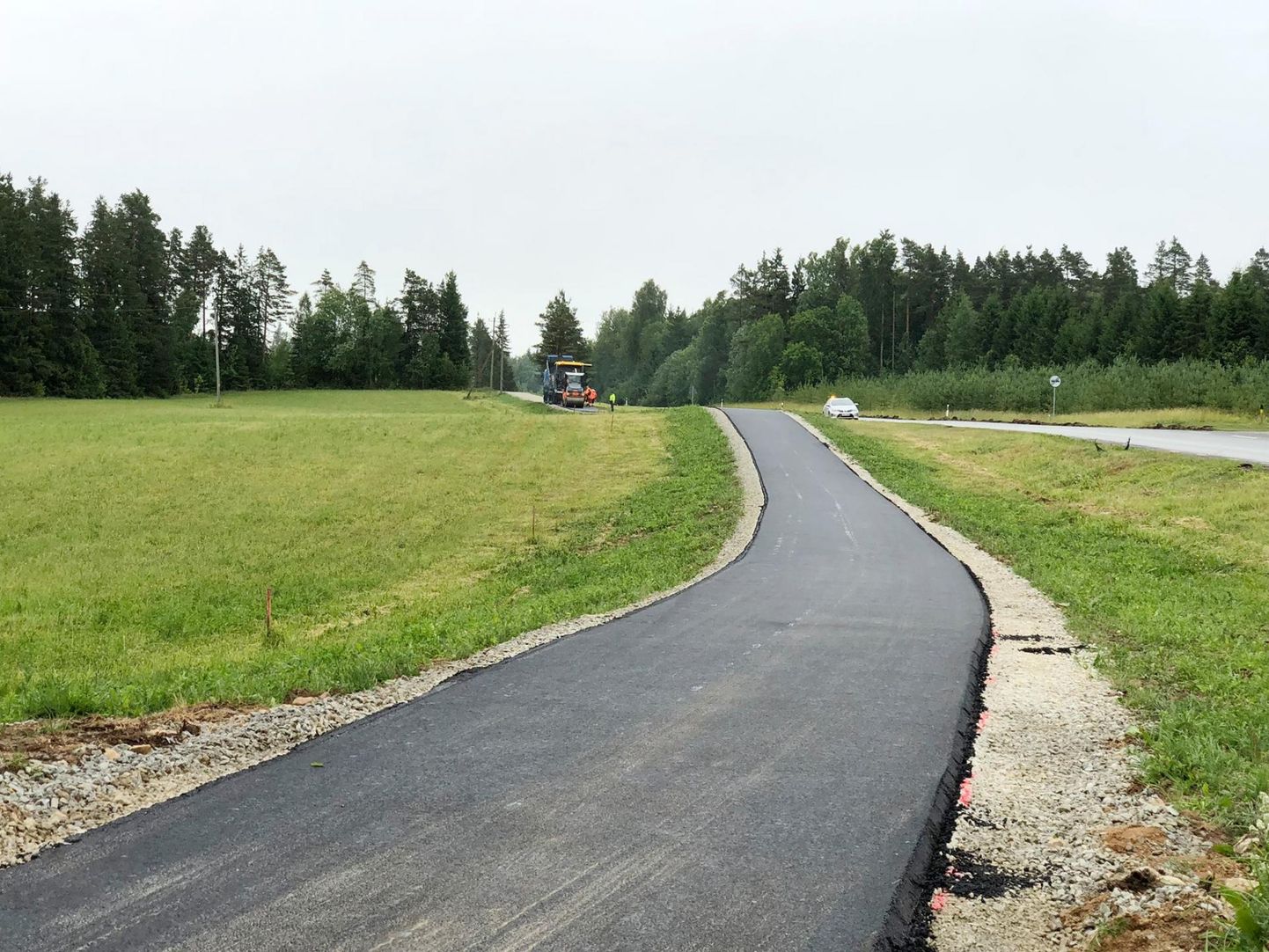 Kakumäe - Viru-Jaagupi kergtee sai asfaltkatte.