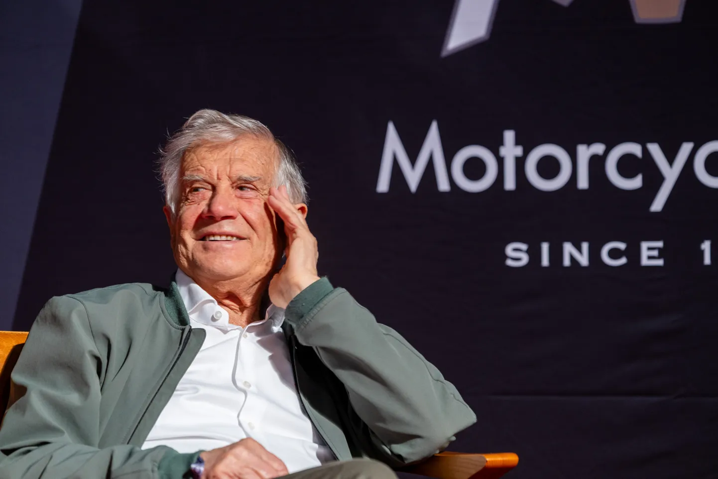 Motoringraja ajaloo edukaim sõitja Giacomo Agostini külastas Tartut.
