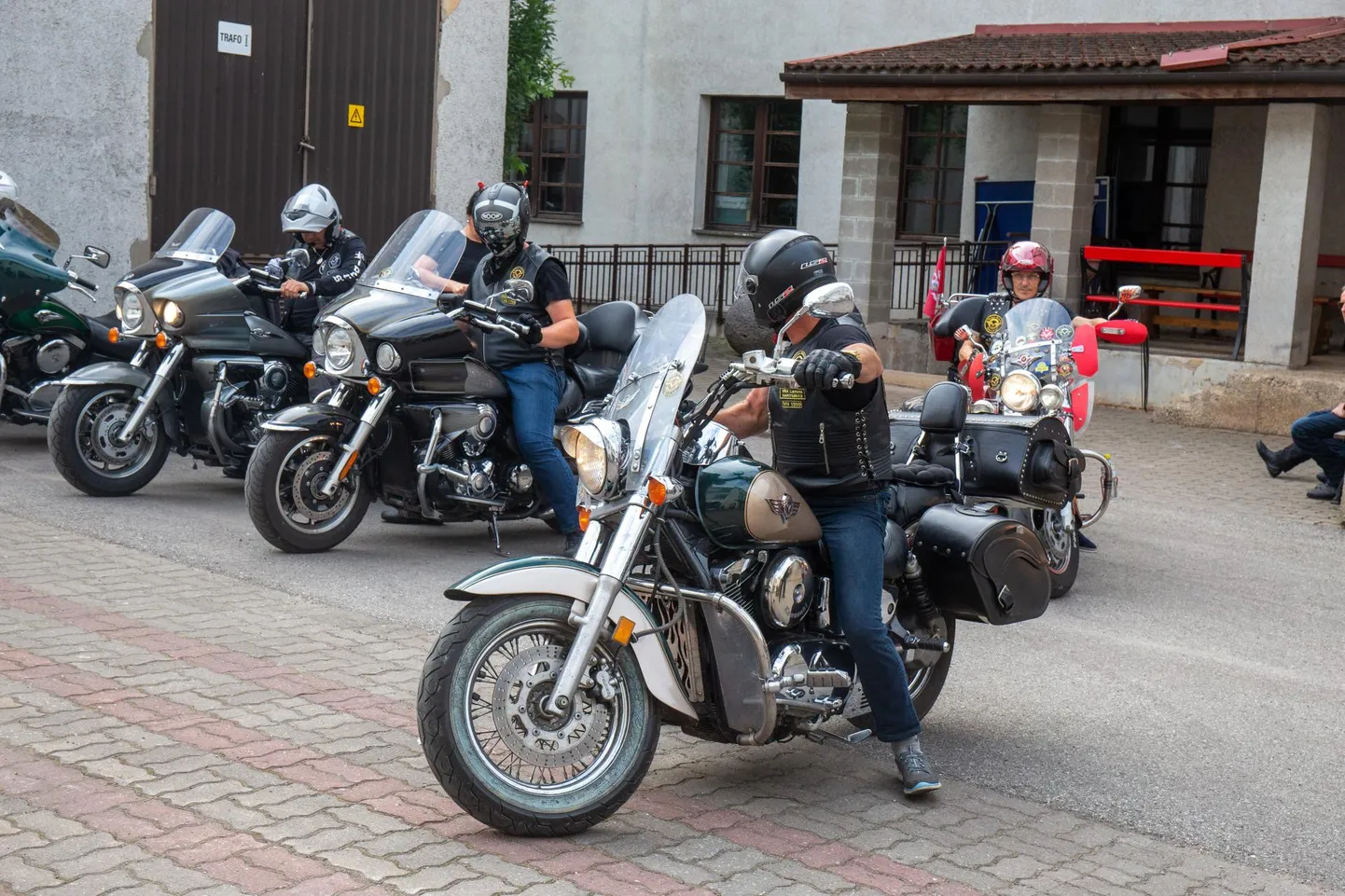 Pallase hoov täitus suvekooli raames Kawasaki Vulcanitega.