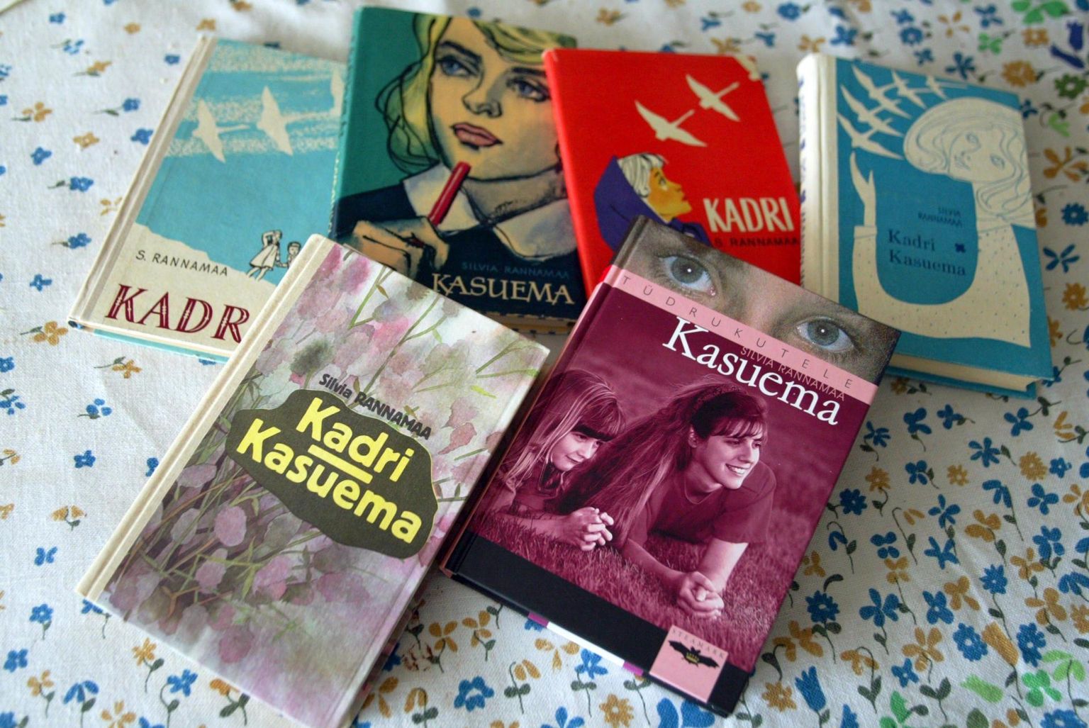 Silvia Rannamaa kultusromaanide «Kadri» ja «Kasuema» erinevad trükid.