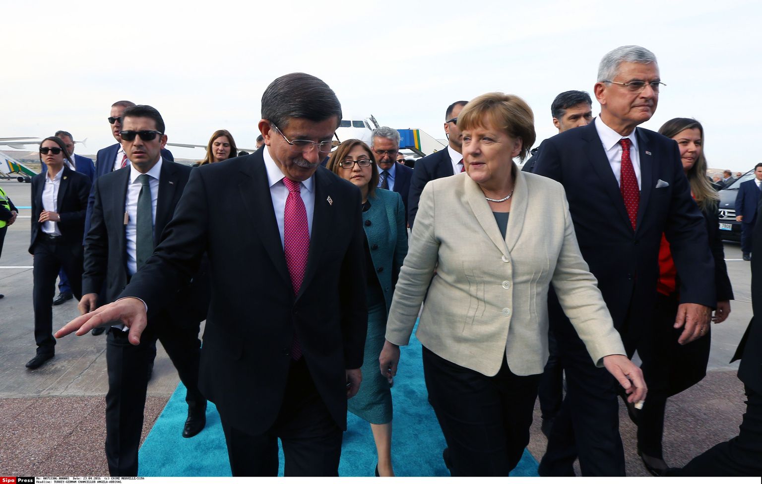 Türgi peaminister Ahmet Davutoglu ja Saksamaa kantsler Angela Merkel